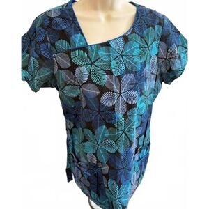 BUTTER SOFT WOMENS‎ SCRUB TOP MEDIUM BLUE FLOWERS